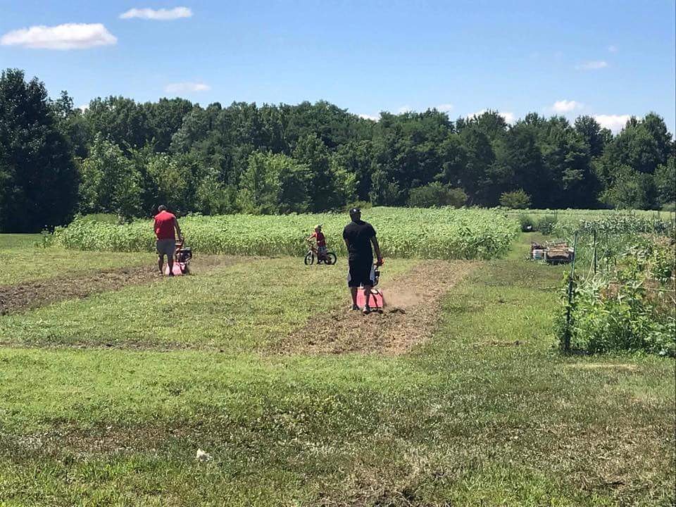 CSHungerA's tweet photo. Today's Mission Monday: 
~We will pool our resources to be reinvested locally~ 

Children Shouldn't Hunger will use all it can to strengthen the local economy and invest in the future of its employees. 

#ChildrenShouldntHunger #nonprofit #MissionMonday #community https://t.co/cfQuxpX5vb