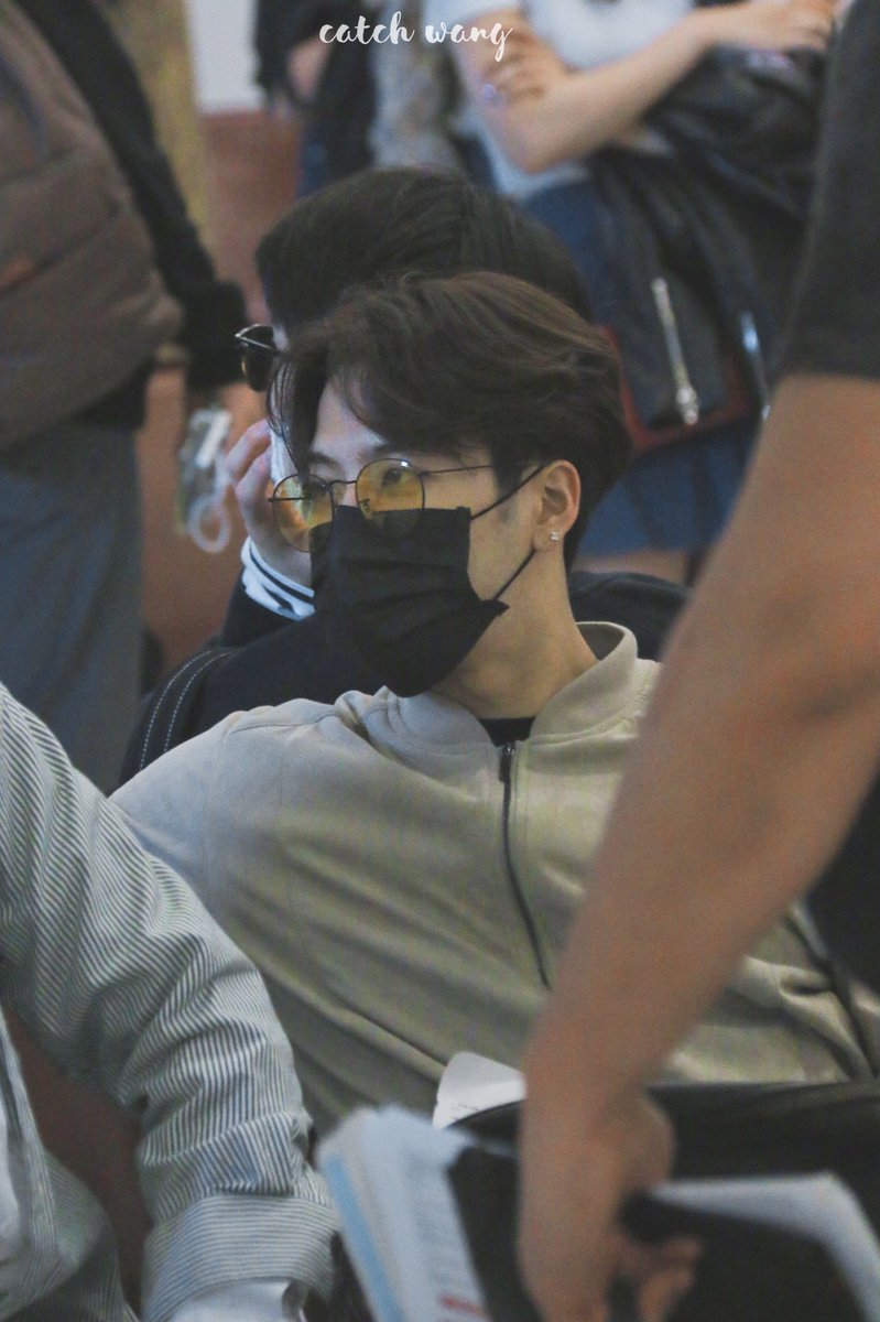 CatchWang520's tweet photo. 20180609 CDG🛬【HD】
👓❤️
#갓세븐  #GOT7  
#王嘉爾 #jacksonwang #잭슨  #Jackson
#EyesOnYou 
#GOT7WORLDTOUR https://t.co/iTDiHRZhkF