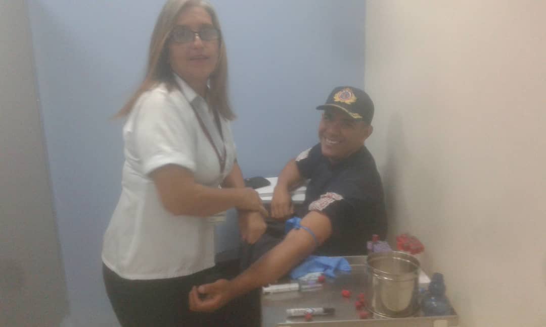 AndersonORomero's tweet photo. Hoy la @SIRECIPASMEURE3 atendido al #CuerpoDeBomberos con exámenes de laboratorio @AlcaldiaBUrena @carrilloalcald1 @OTTO271278 @Rafaelsimonchac seguimos avanzando con constancia y amor para nuestro pueblo @JauaMiranda @charlychaves  juntos somos Chávez @FreddyBernal @leotriana938 https://t.co/jSKiakgQcV