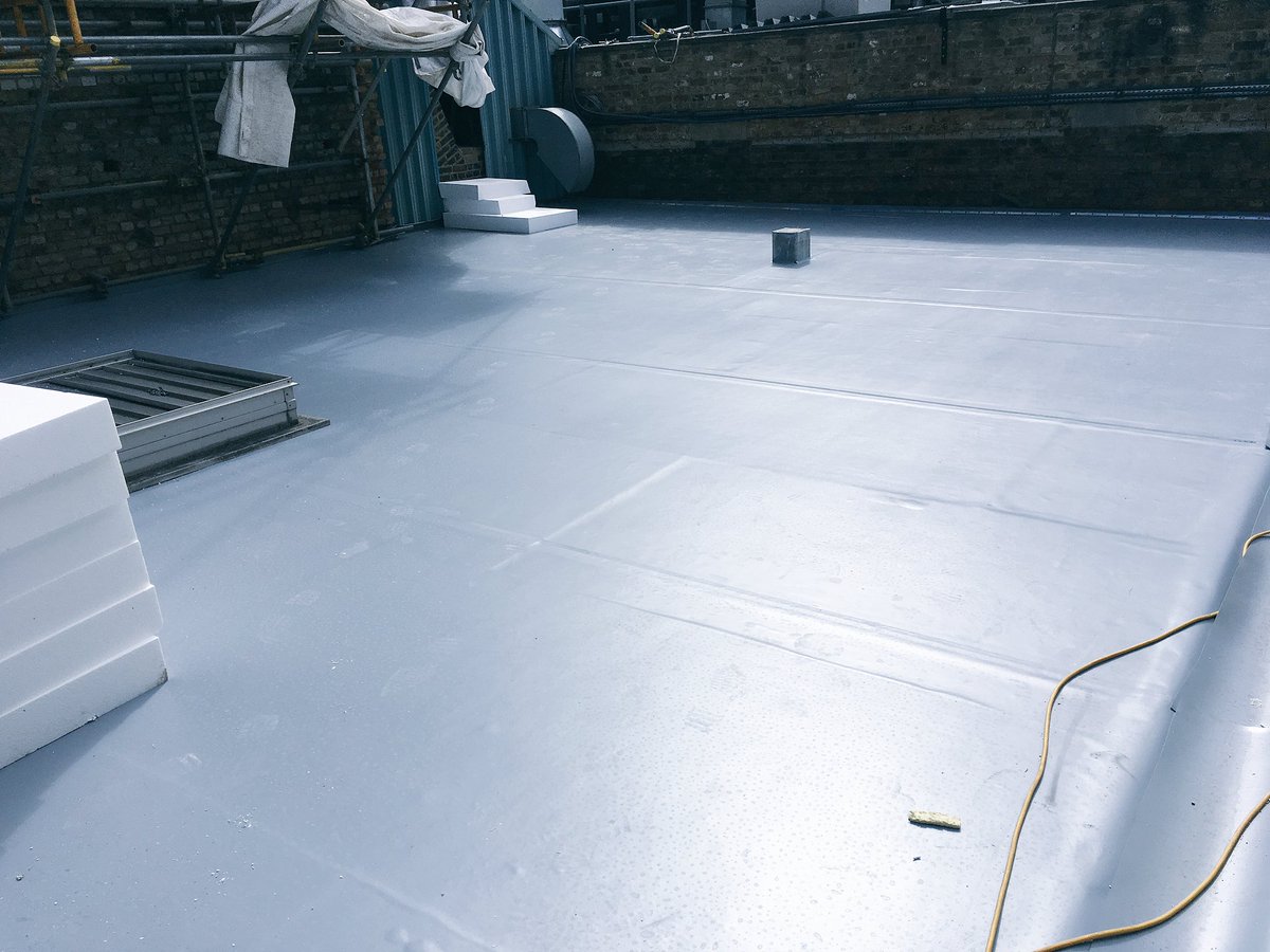 Fit for a Palace...@ikopolymeric  Armourplan membrane being installed on a Royal Refurb for @WillmottDixon by Richardson Roofing. #Roofing #singleply