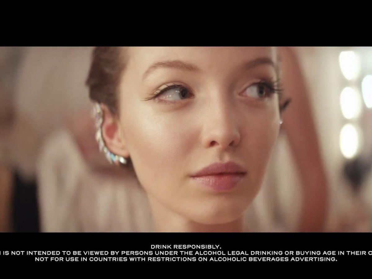 adsoftheworld's tweet image. Look at the new Moët &amp;amp; Chandon ad by @Ogilvy_Paris: Must Be j.mp/2y94qz8 #MustBeMoet