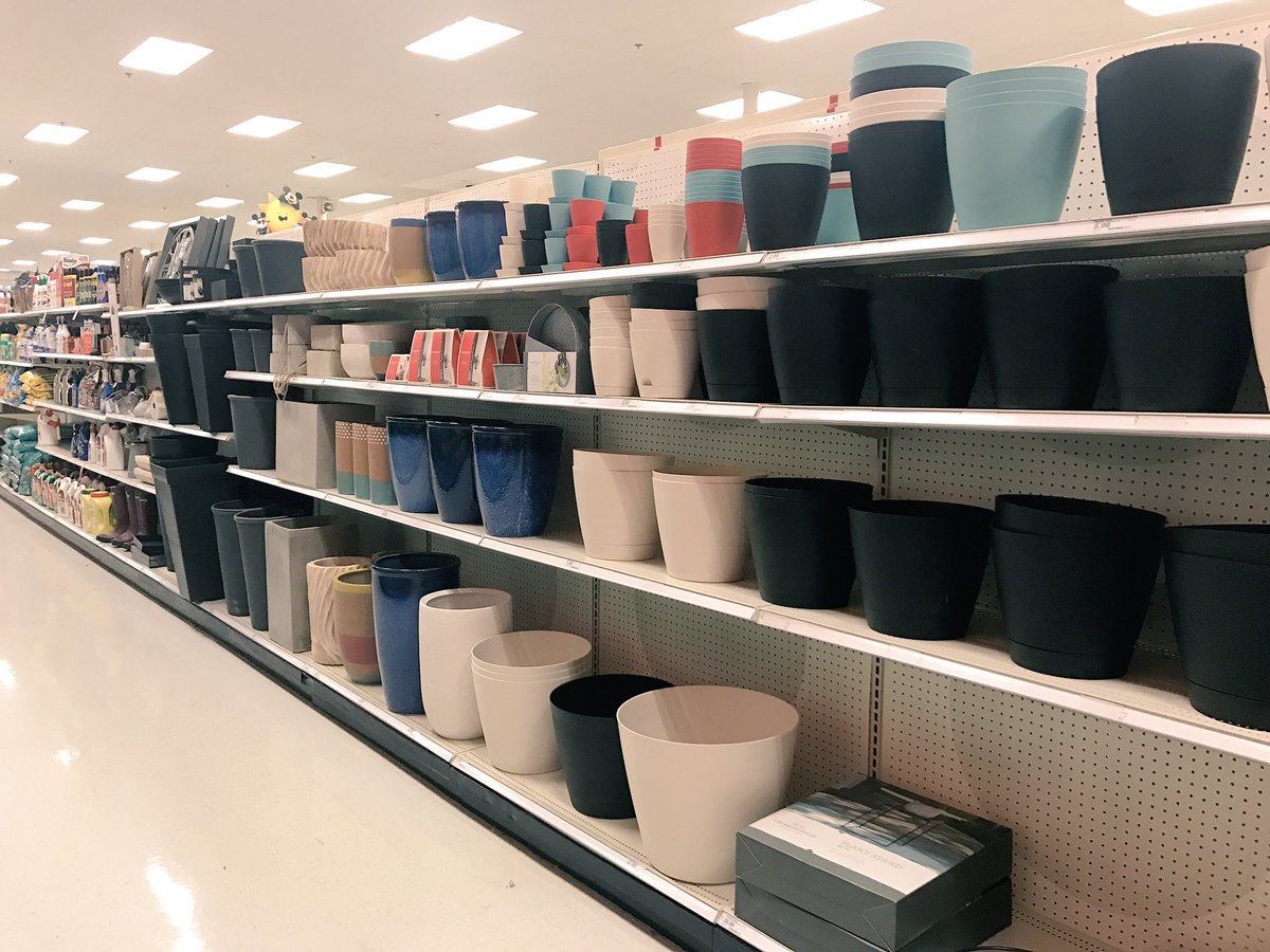 Seasonal is flexed, filled, and ready to sell! #sellitall #bringjoy #thenorth <a href="/salamlazkani/">salamlazkani</a> <a href="/Tlbell21Keith/">kwb</a> <a href="/zoe_burkhart/">Zoe Burkhart</a>