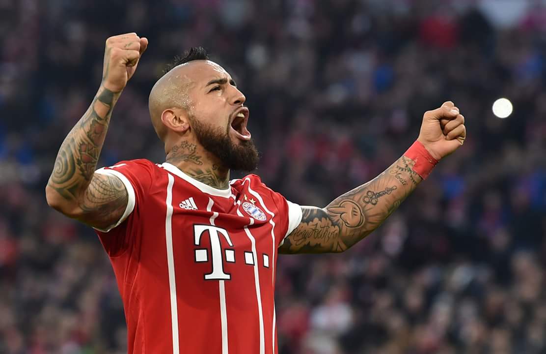 SouDaNacao's tweet photo. "Sou parte da massa. Espero um dia poder jogar pelo Flamengo. Seria um sonho. Se quiserem me contratar, estou aqui! Eu e Rafinha a gente ganharíamos tudo! A Libertadores,Tudo'' 

- Vidal https://t.co/wNz9WrgHqt