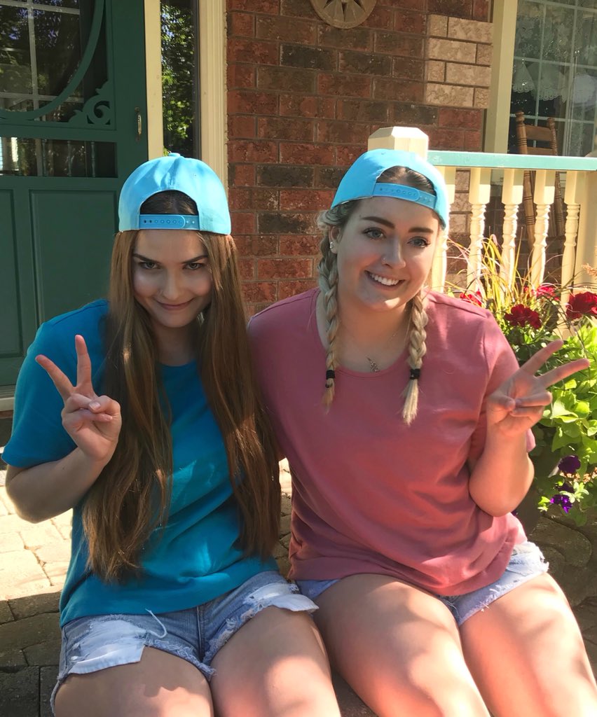 TheaDallas's tweet photo. Are you even bestfriends if you don’t recreate your childhood pictures? 💁🏼 @allycarswell https://t.co/VC6dD1dHoN