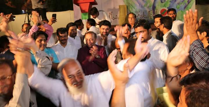 WordsOfKaleem's tweet photo. اب پاکستان اور سندھ میں نئے صوبوں کی کھل کر بات ہوگی کیونکہ اب اس کے بغیر کو چارہ نہیں ہے۔
ڈاکٹر فاروق ستار
@DFSMQM
#MyDestinationWithAPMSO https://t.co/VwJxGxNxDJ