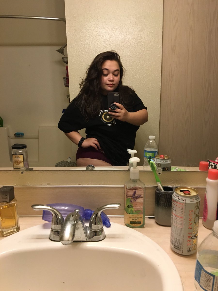 spoopyboo1's tweet photo. New fave lounge outfit: #fivefivetour T-shirt and my new pair of #VS panties π https://t.co/UbOaDwcozV