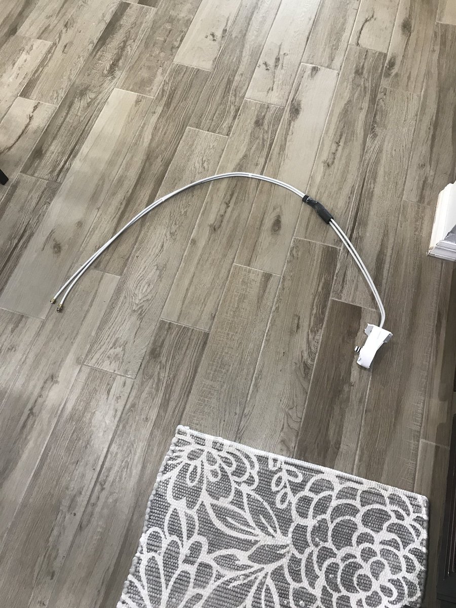 stevesemm37's tweet photo. @GE_Appliances really GE this tiny little piece renders my ice maker and water dispenser completely useless, this is my third time replacing, had enough! What a waste of plastic and money. https://t.co/Z5bLULm7n5