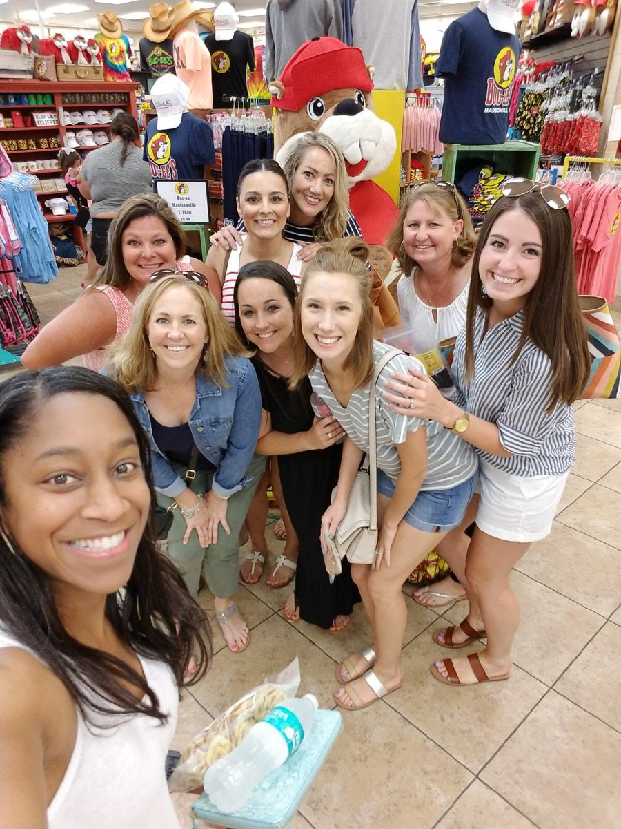 crystal_poncho's tweet photo. Snyder ready for PLC! Just a quick stop at Buccees! #snydershares #orconnects #atPLC https://t.co/QTHLYc8GuG