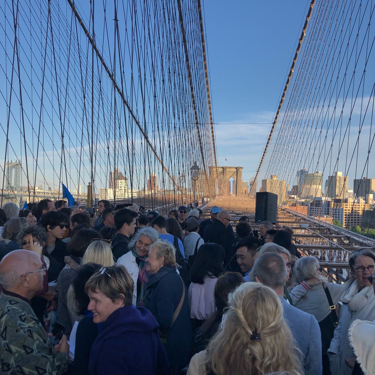 bpca_ny's tweet photo. Honored to join @poetshouse this evening for its annual "Poetry Walk" across the Brooklyn Bridge, with proceeds benefiting its library, public programs, and class trips for children & teens. Learn more about Poet's House here: https://t.co/PjxgFnkHnb #BPC #BPCCommunity #BPCPlaces https://t.co/9YJpH3mSIL