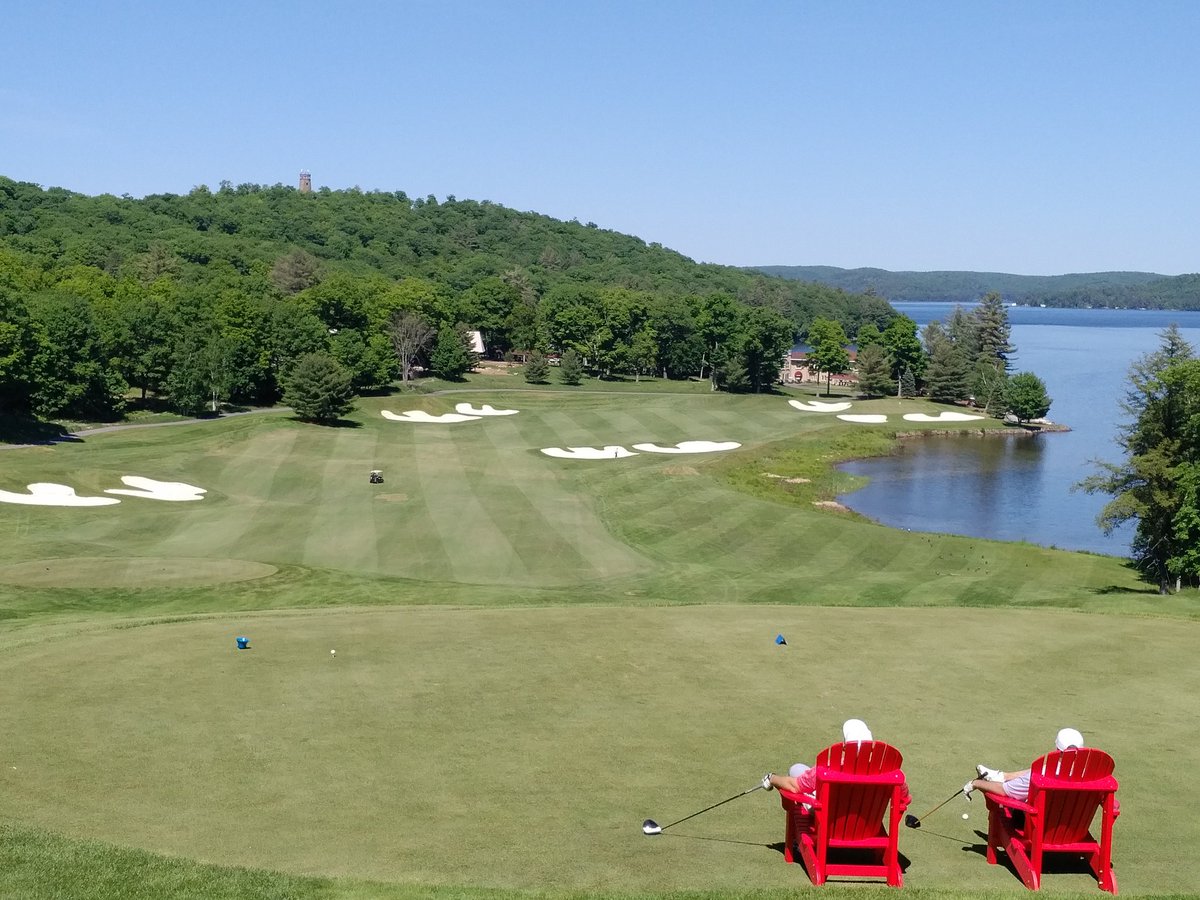 skimmergolf's tweet photo. I love this place @bigwinisland. Another fantastic day with @MRcdninvstr @tdawg_24 @David_Bigelow https://t.co/aK4VBziLfr