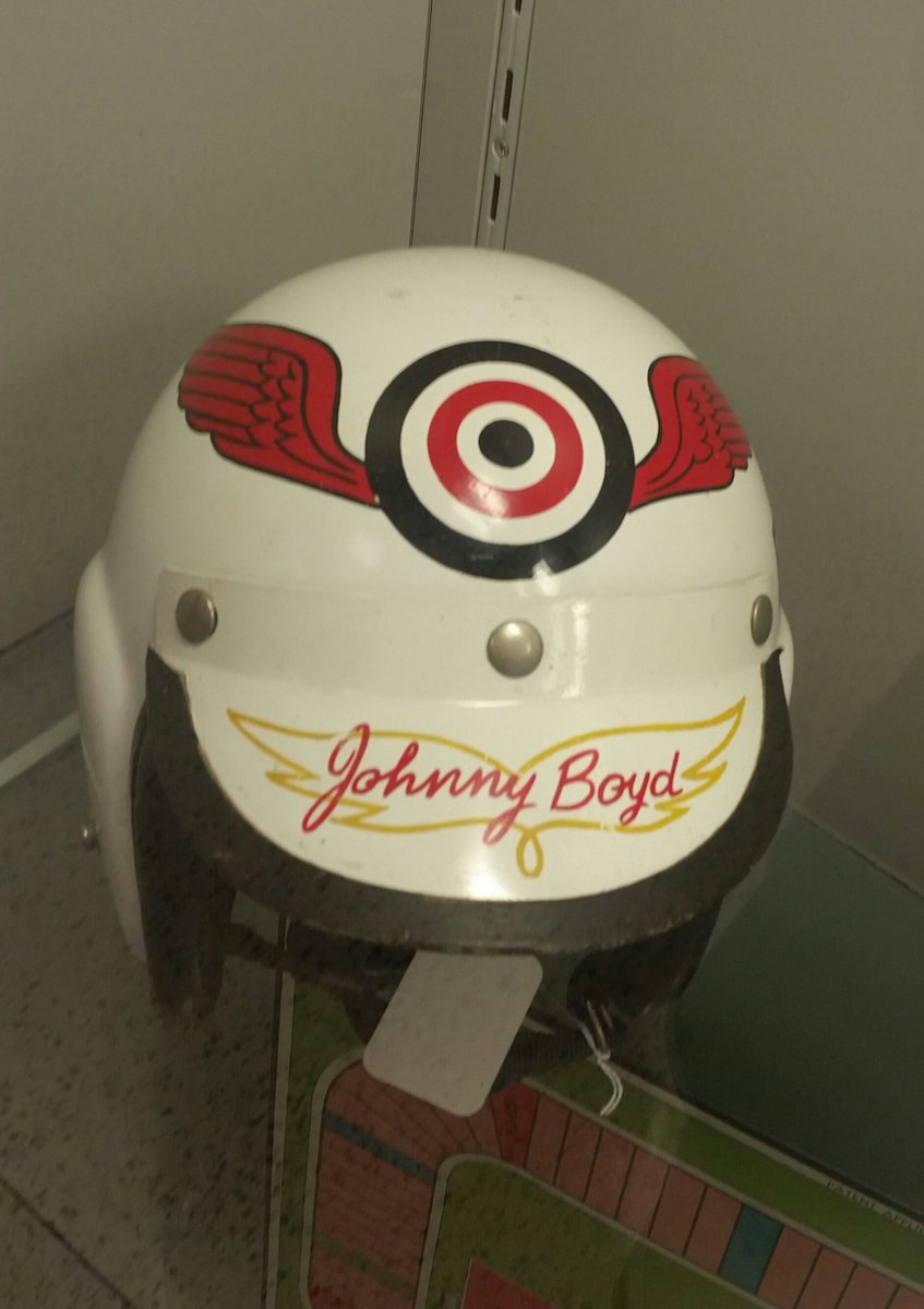 Larrys58thYrPIR's tweet photo. When I came up on the helmet of #JohnnyBoyd @IMSMuseum I remembered when our Dad wrenched the Metal-Cal Special Salih / Laydown #Offy 1962-'63 #IndyCar #Indy500 Johnny was one cool race driver I was blessed to know π
"This car was skinned by Quinn Epperly as seen. https://t.co/hkQvJ76oTI