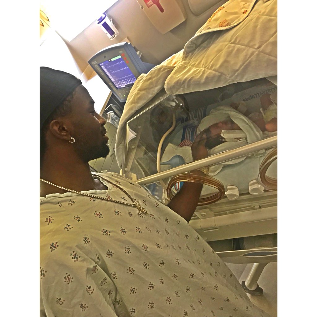 jdthegoat4's tweet photo. My little niece was born premature lol she’s a doll thou , Ja’Nylah Thomas 😍😍❤️ #unclex4 https://t.co/kPG8vDesub