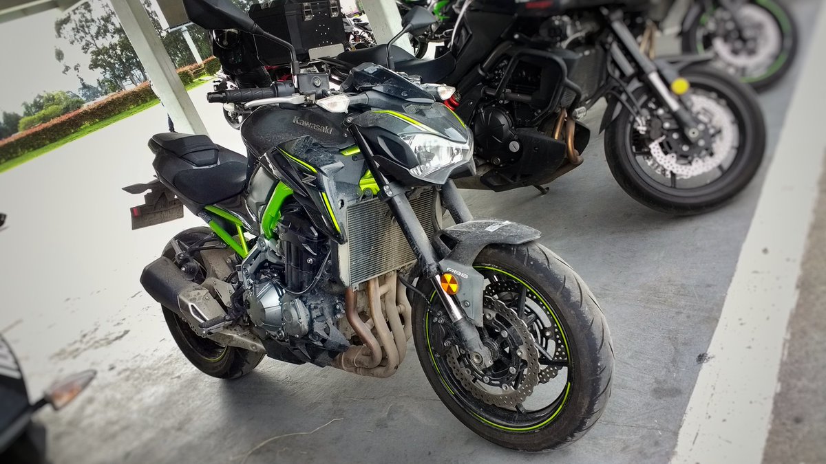 dotero87's tweet photo. Gracias a una invitación de @AutecoMotos y @rideprocolombia pude hacer el curso de manejo #RidePro en esta #Kawasaki #Z900 en el Autódromo de Tocancipá. Un curso que todos los que andamos en moto deberíamos tomar. Pronto espero tener listo el video. https://t.co/83XqlPiVwN