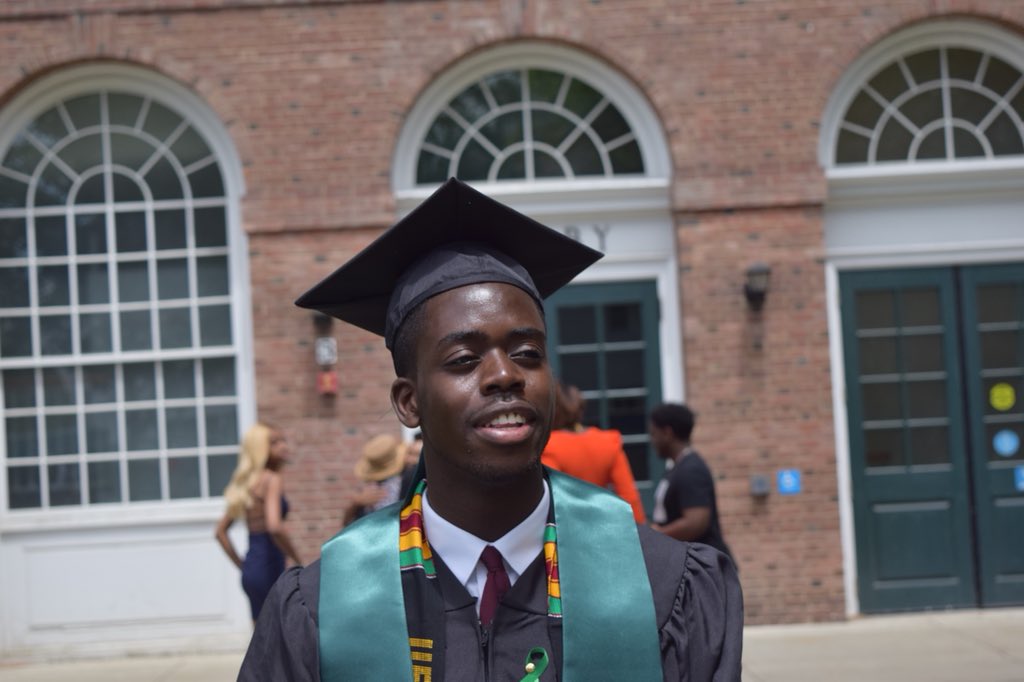 bndlv___'s tweet photo. finished #ivyleaguegrad https://t.co/ihwdjOdTag