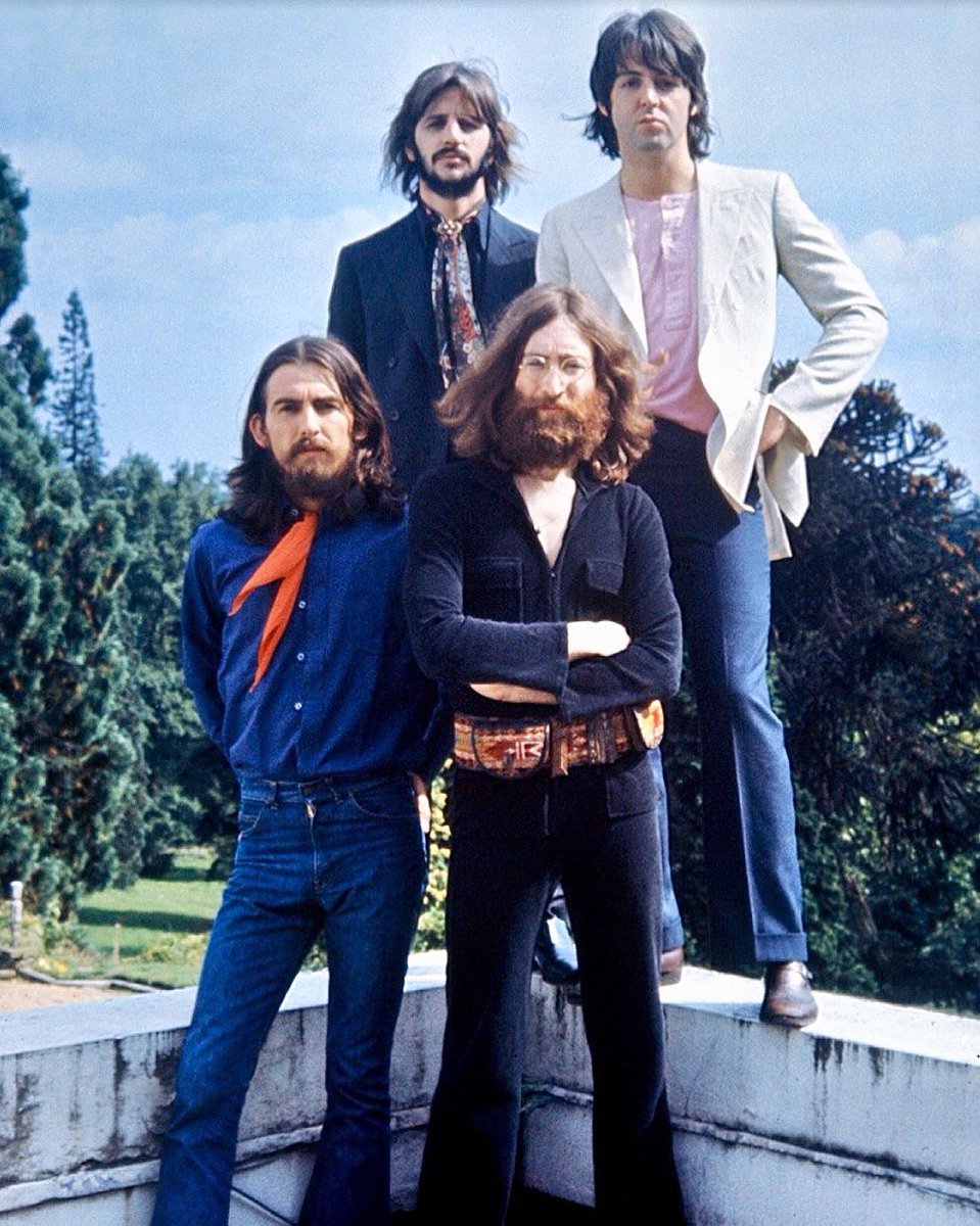ToursBeatles's tweet photo. August 1969 at Tittenhurst #TheBeatles #1960s #Tittenhurst @thebeatles @BeatlesArchive2 @LudoJanssens @SgtPepper1710 @mikolato @Johnny_W_L @corinne13820 https://t.co/fVZ7zl1gjG