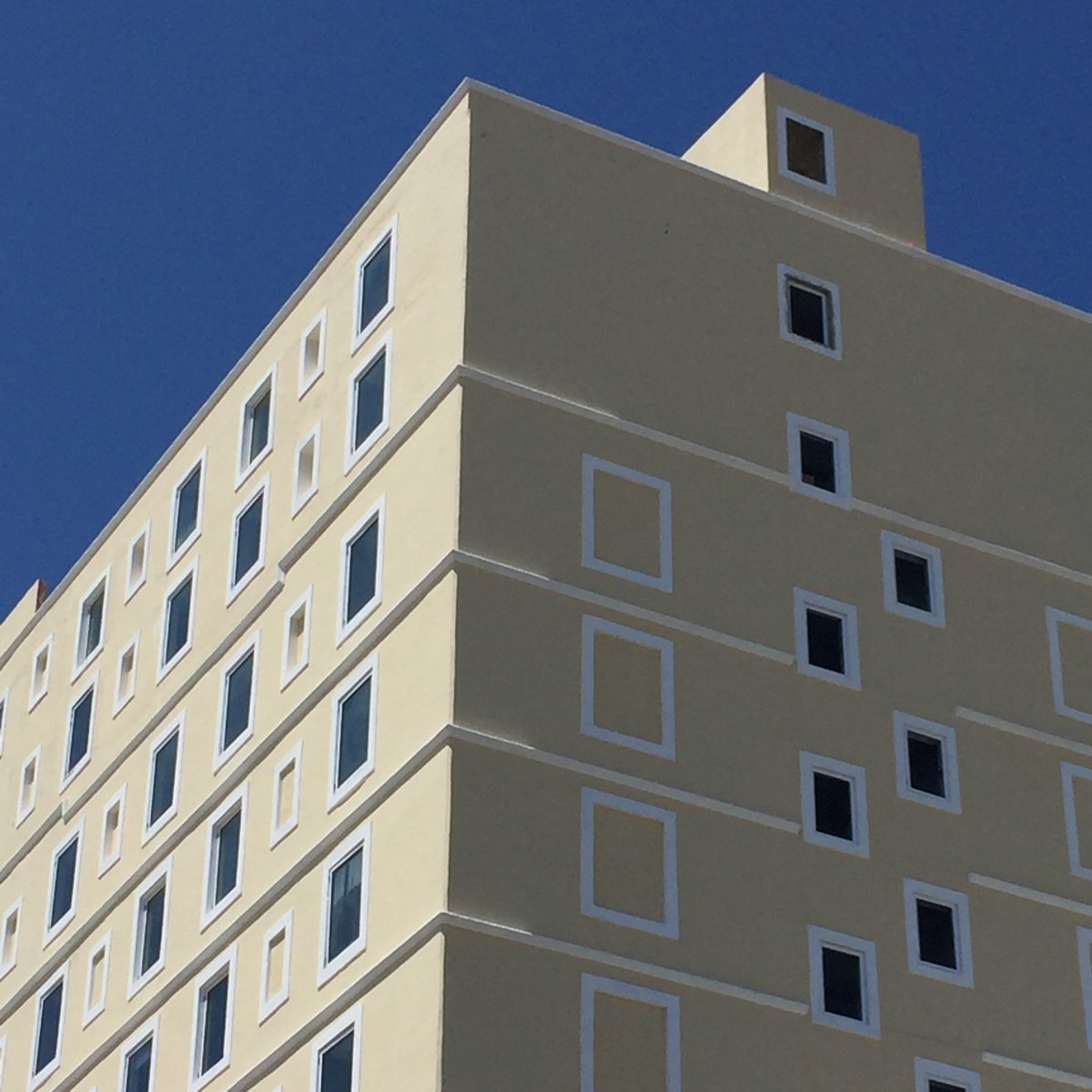 Usaré twitter como medio audiovisual y empezaré con esta foto chueca.