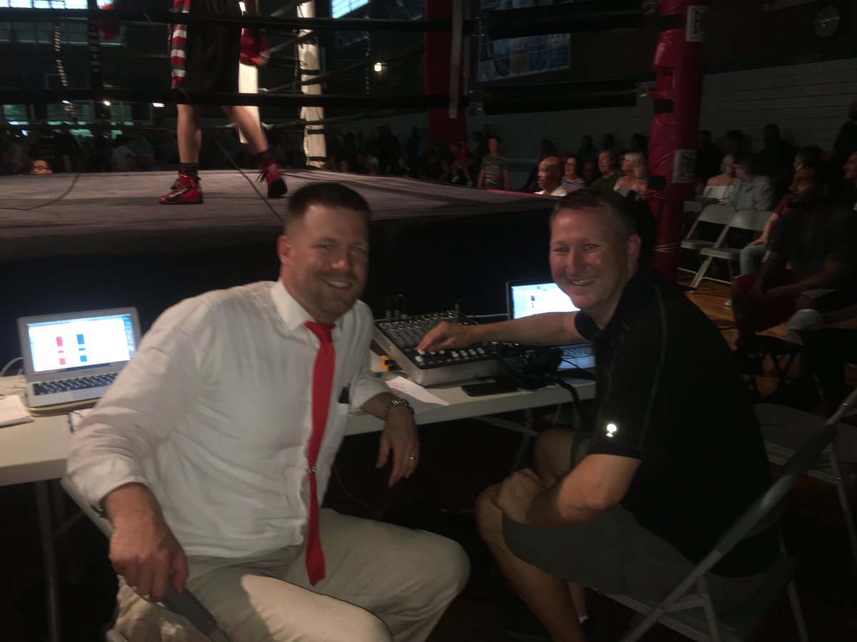 MattLunkes's tweet photo. Many thanks to our production crew &amp; guests Friday w/ @McGarryBoxing at St Barnabas:

-Matt Vogel on sound (https://t.co/oXl2Tdc7hR)
-Our Ring Announcer, John Harrell @johnsfagent
-National Anthem🇺🇸: Denny Conway with our @Chicago_Police color guard

Thanks again all!
🥊☘️🥊 https://t.co/J4W2RiSINx