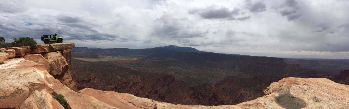 FRL_Lacey's tweet photo. Pick a line. Be confident. Stick with it until you reach the top! #HypergreenDream #BandicootTheLittleGreenJeep #Moab2017 #MissingThisPlace https://t.co/cJNNgM86Oq
