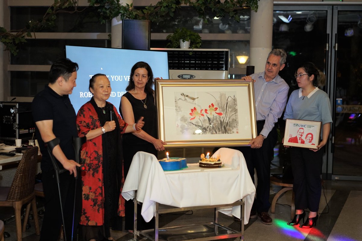 UWCCSC's tweet photo. Farewell to Mr. Robert Clarence, founding Principal of UWC Changshu China（Aug.2014-June.2018).
Thanks Robert for his tremendous contributions to the School.
Wish Robert happy retirement. Wish Robert and his wife Desire a happy and healthy life in Canada. https://t.co/27BRS1Lqwb