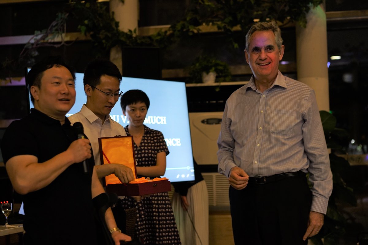UWCCSC's tweet photo. Farewell to Mr. Robert Clarence, founding Principal of UWC Changshu China（Aug.2014-June.2018).
Thanks Robert for his tremendous contributions to the School.
Wish Robert happy retirement. Wish Robert and his wife Desire a happy and healthy life in Canada. https://t.co/27BRS1Lqwb