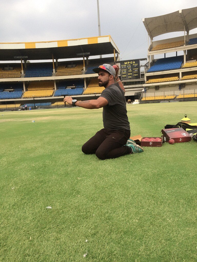 sidhu_2298's tweet photo. ℹ️ts Not Whether U Get Knocked down,it's whether U get 🆙♨️♨️
#WithLegends🤝🙌
#WorkedOnTechniques🔝
#SpeacializedSkillCamp🏏
#MPCAcricketCenter🏏 https://t.co/4QbZnfwW7n