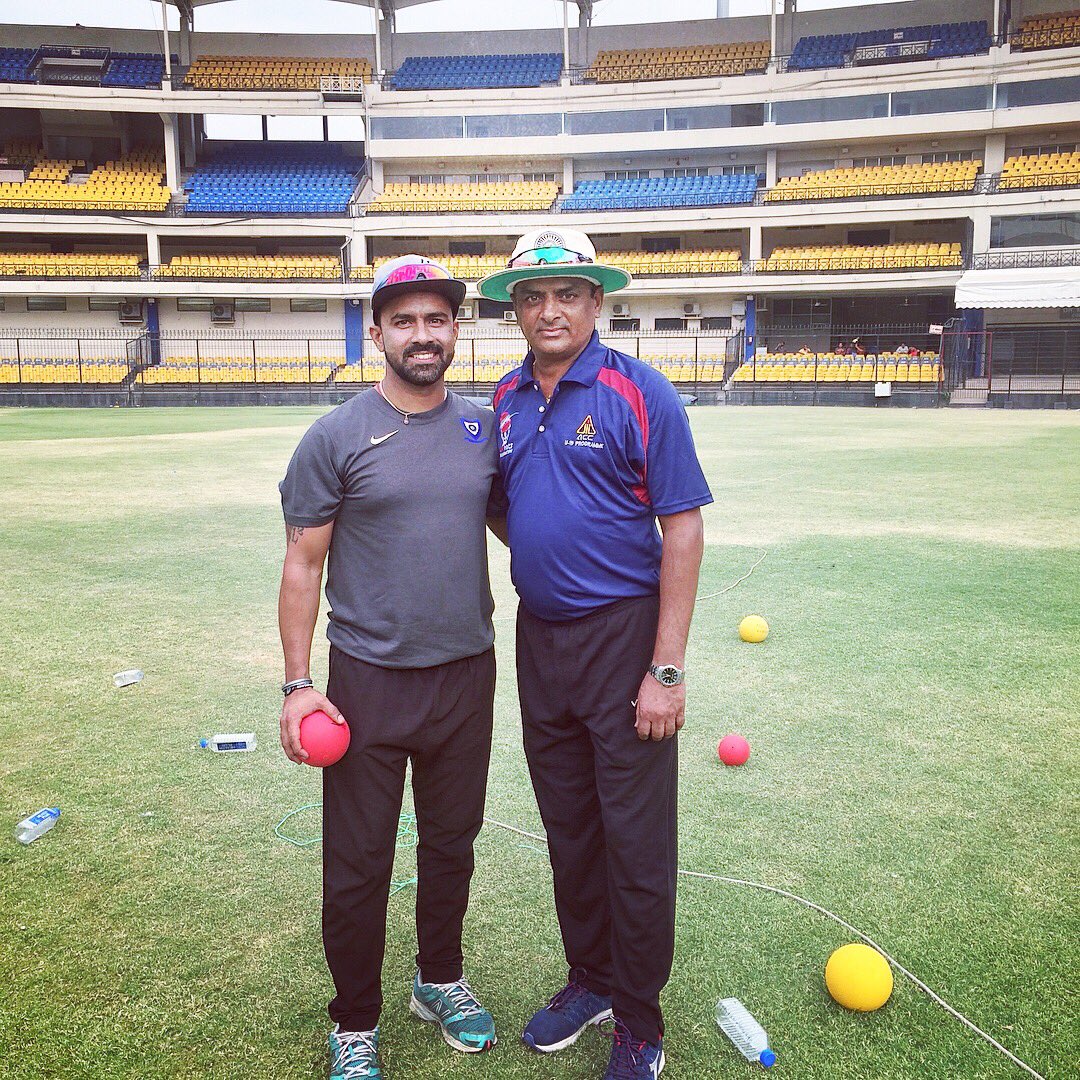 sidhu_2298's tweet photo. ℹ️ts Not Whether U Get Knocked down,it's whether U get 🆙♨️♨️
#WithLegends🤝🙌
#WorkedOnTechniques🔝
#SpeacializedSkillCamp🏏
#MPCAcricketCenter🏏 https://t.co/4QbZnfwW7n