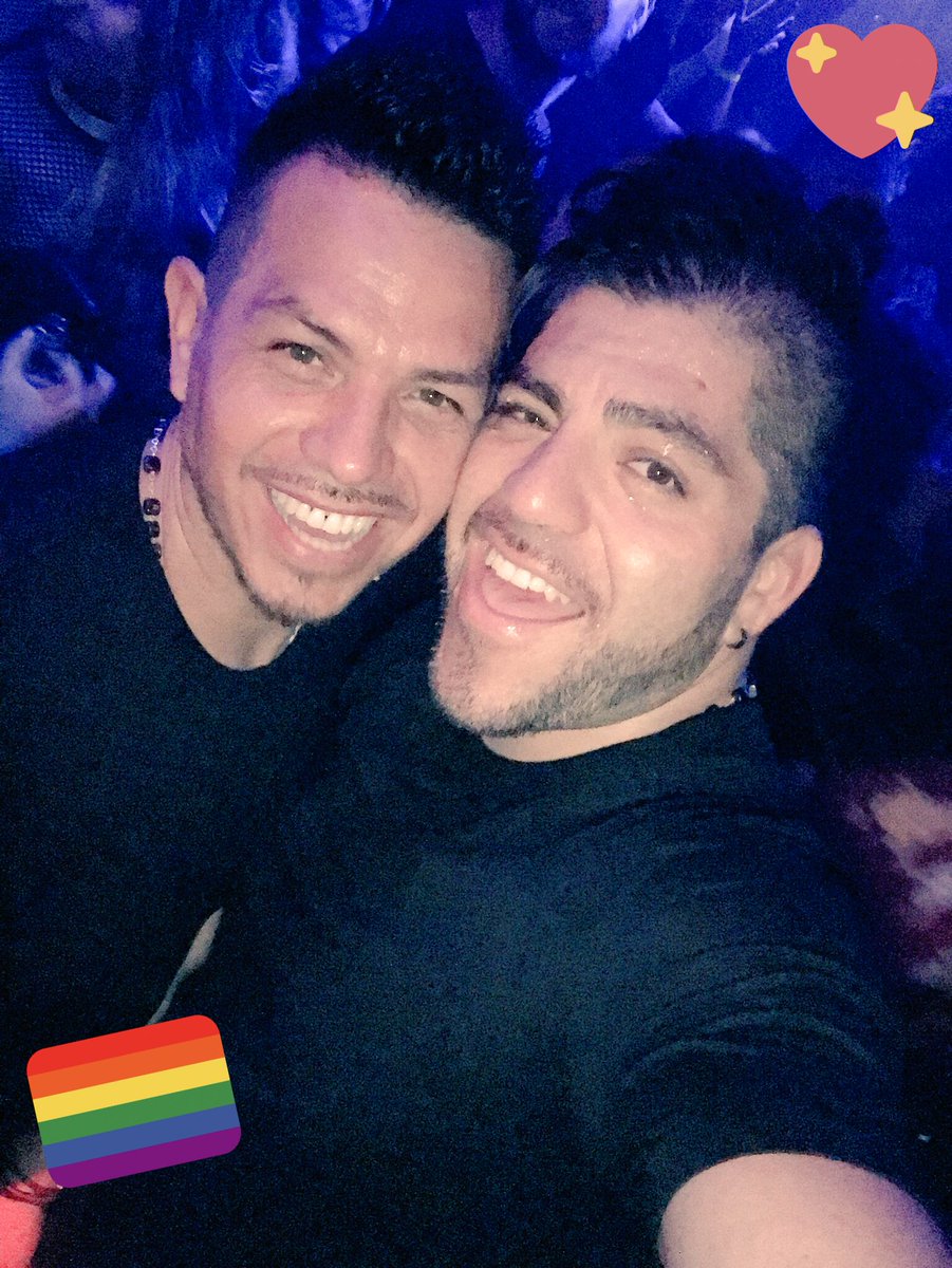 roggertroncozo's tweet photo. When your Heart’s beat has name and last name...🦖💙🦖
Cuando ese latir de tu corazón tiene nombre y apellido... ♥️ #LoveWins #Pride #Hubby #BestFriend #PartnerInCrime #Boo #BAE #myHandsomeboy #Couple #BlessedMen #God 🌈👨❤️👨 https://t.co/0adxHvEC1K