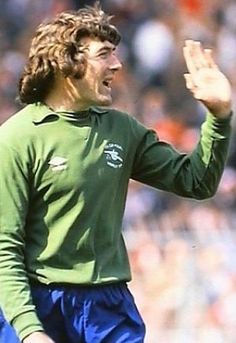 PureFootball_co's tweet photo. Happy 73rd Birthday Pat Jennings!

We bought the goalkeeper back in 1977 from Spurs with them thinking he was nearing retirement, however, he played for another 9 years, spending 8 of those with us.

👤 237 Appearances
🏆 FA Cup (1979)

#AFC #COYG #Arsenal #Gunners #GunnersApp https://t.co/DyAHEB6S3s