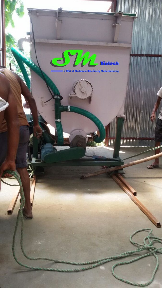 SM_Biotech's tweet photo. We setup Complete #CompostingUnit for commercial &amp; for #Mushroomgrowing purpose. Our Composting Unit Setup includes : 
Straw Pre-wetting Area 
Bunkers Rooms
Compost Tunnel
This Setup can be Vary As per Your Requirements. To more info @ https://t.co/IqzNisEKKA https://t.co/mq2q7Wple6
