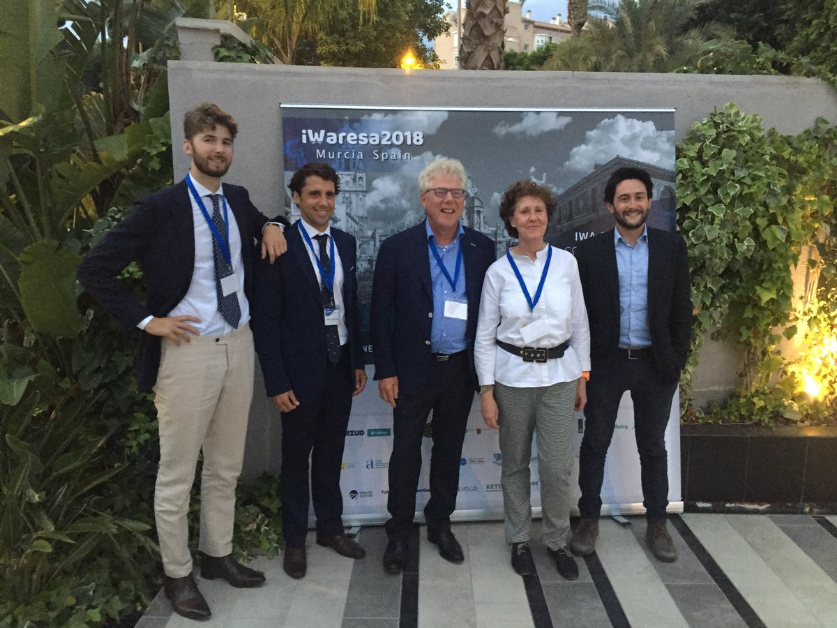 D12341asdfasfas's tweet photo. Hoy, segundo día de #IWARESA2018 . Foto con los amigos @NLagroEspana @JoBBuS @iwaresa2018 Suerte en el Congreso!! https://t.co/zWBpFjUmXy