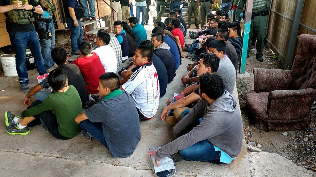 NidiaCavazosTV's tweet photo. Alamo police raided a stash house at 915 Lee Dr. A total of 38 immigrants were detained, turned over to Border Patrol and Homeland Security.

Photos: Alamo Police Department 

#Immigration #Foxrio #univision48 https://t.co/ztJKUgWgR3