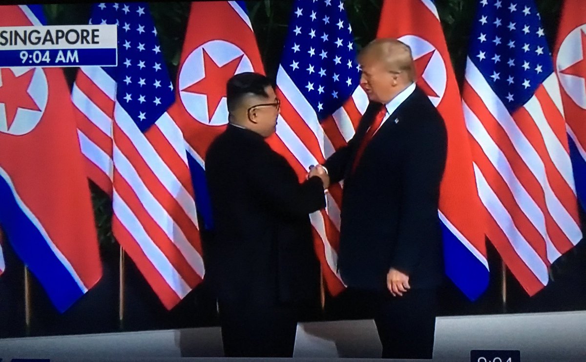 nzo11's tweet photo. THE #DYNAMICDUO ๐บ๐ธ๐ฐ๐ต
#HistoryComplete
#TheTrumpCard
#WorldPeace
#USNorthKoreaSummit
#BatmanAndTrump
#WelcomeNKorea ๐ฐ๐ต https://t.co/RNyg2SzDu8