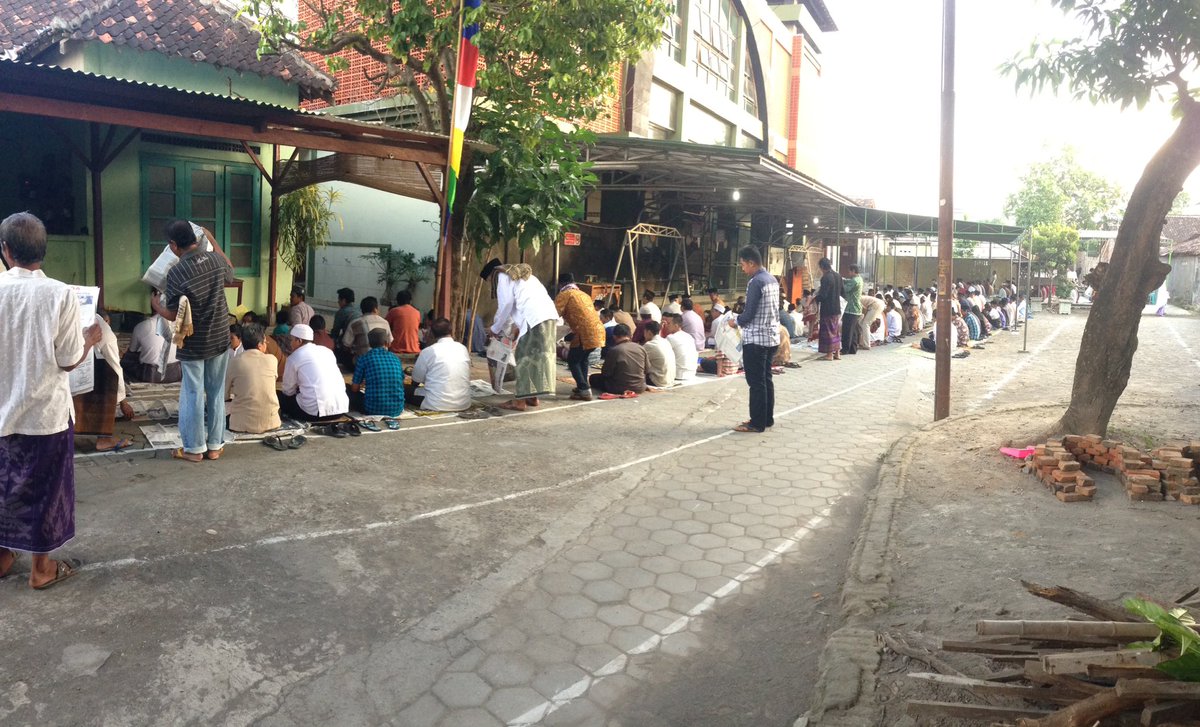 Daftar Khatib Shalat Idul Fitri 1439 H di #Yogyakarta :   pastebin.com/ZQWXpVEw 
#Ramadhan
#1439H