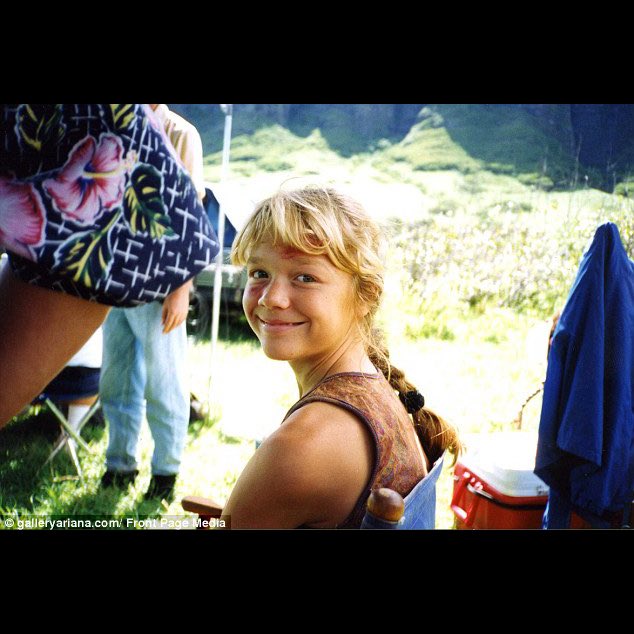 GalleryAriana's tweet photo. Happy 25th Anniversary Jurassic Park!!!!!!! Here’s a few of my personal photos from the filming @UniStudios @AmblinEnt #jurassicpark25 #jurassicpark #jurassicworld #jurassicworldfallenkingdom #universalstudios #amblin https://t.co/ZjWvz6uhgQ
