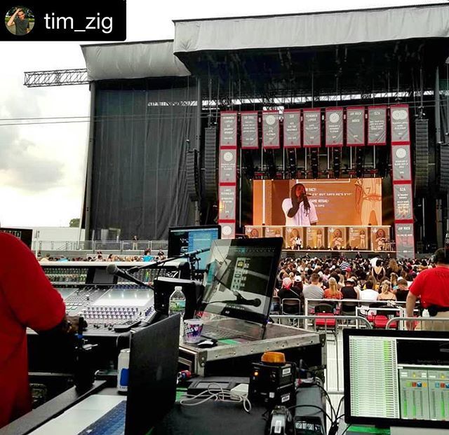 AboutKenBerger's tweet photo. #Repost @tim_zig with @get_repost
・・・
Great day at HersheyPark Stadium. #linearray #livesoundengineer #livesound #acousticlinearity #systemvue #proaudio #al12 https://t.co/zQuwxjnzKm https://t.co/eUC97qcU2D