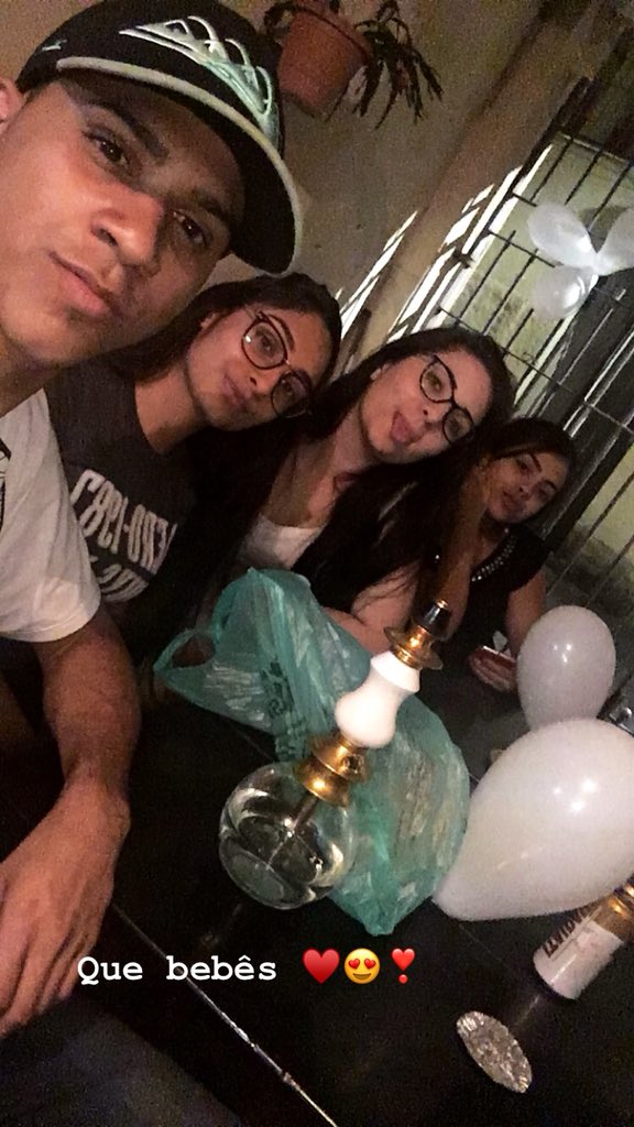 Dannn_rodrigues's tweet photo. Meus amores #giBday 👏🏽🎊 @ingridbiaano @beel_alvess @bf_fiuzaa https://t.co/xaNnSHPmQ3