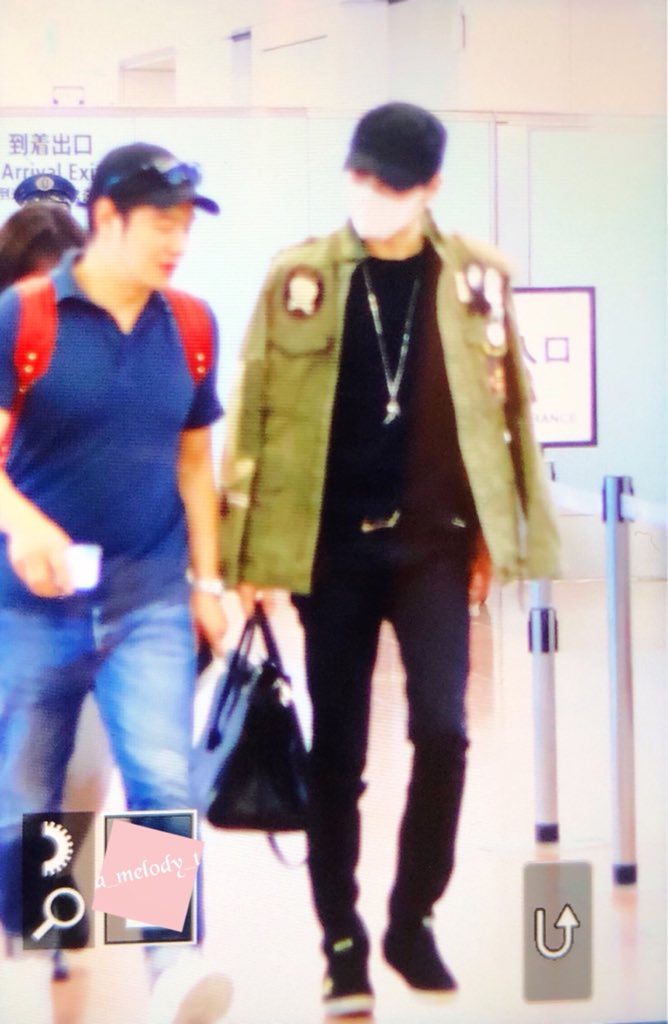 a_melody_t's tweet photo. preview✟
180612 입국
#jj #김재중 #ジェジュン
#sign (@bornfreeonekiss)

매일 수고했어용 ㅜㅜ♡ https://t.co/2N3bEkIwLX