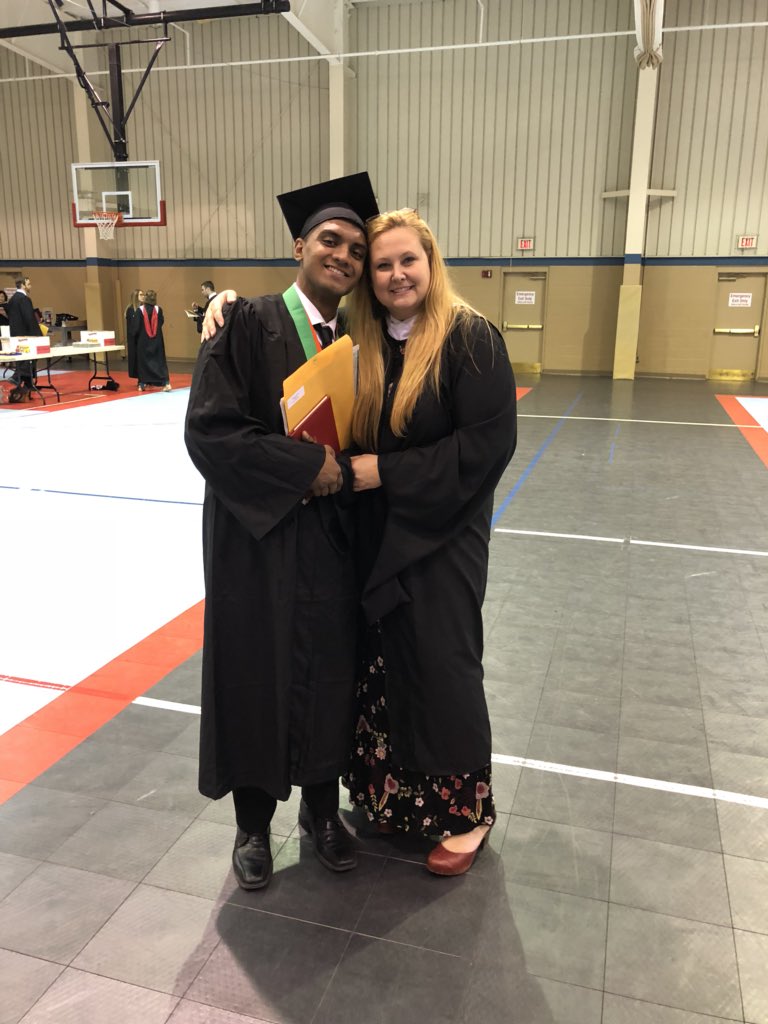 KCTesterman's tweet photo. Congrats, Seniors #WHSclassof2018 you will be missed. @WarwickHSpride https://t.co/DDeaM8aCv2