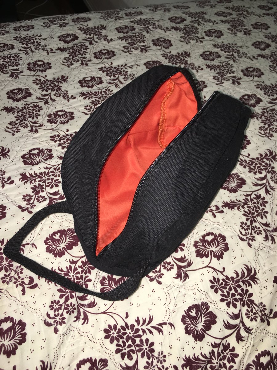 paulareviewz's tweet image. Carry all of your belongings such as clothes, shoes, jackets, and more in this stylish gym bag. Fits a plethora of items inside with a very nice bright orange interior design and included pouch bag for other separate or small stuffs
amazon.com/gp/product/B01…
#Oflamn #duffle #bag
