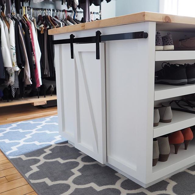 diymontreal's tweet image. The 4-sided walk-in closet island is complete!
•
Making barn door hardware from scratch was fun, but tricky at times... Tip: avoid paint moving parts like wheels and washers... 🤦🏼‍♀️
•
YouTube video and build plans coming out tomorrow 🔜
.
.
#diyf… ift.tt/2t17Lu2