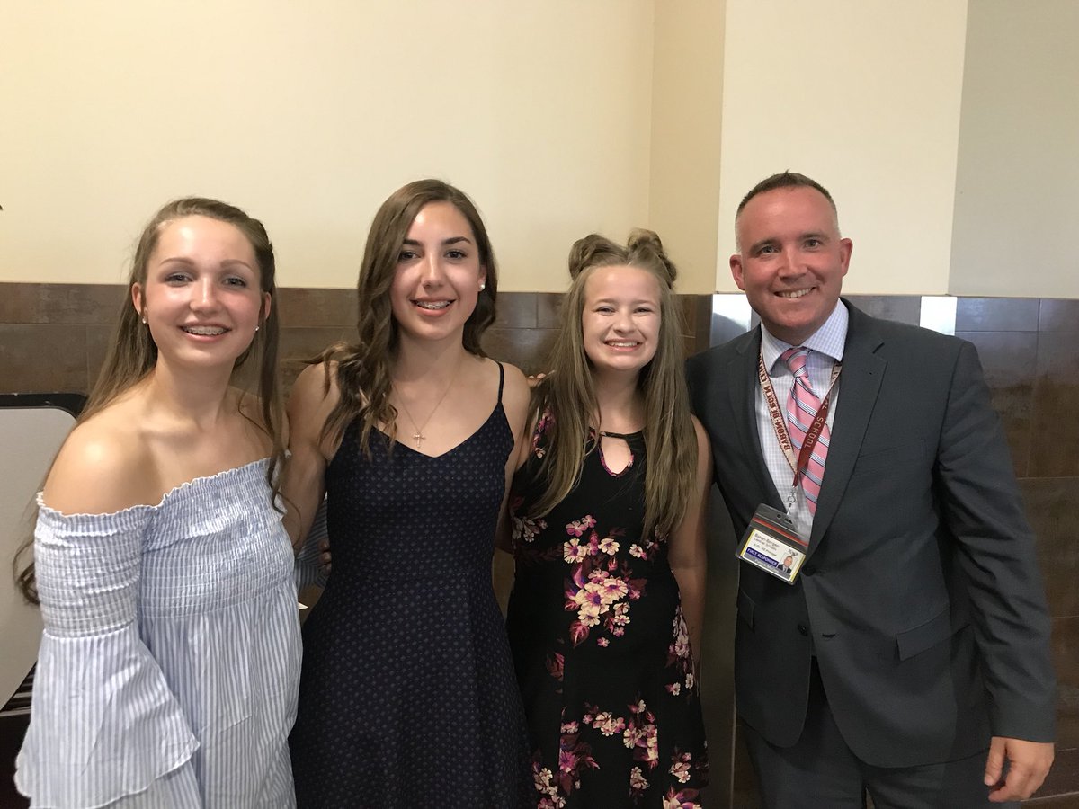MrPatrickMcGee's tweet photo. A great night with the Class of 2022! #BBPride https://t.co/9EKsJN5f1r