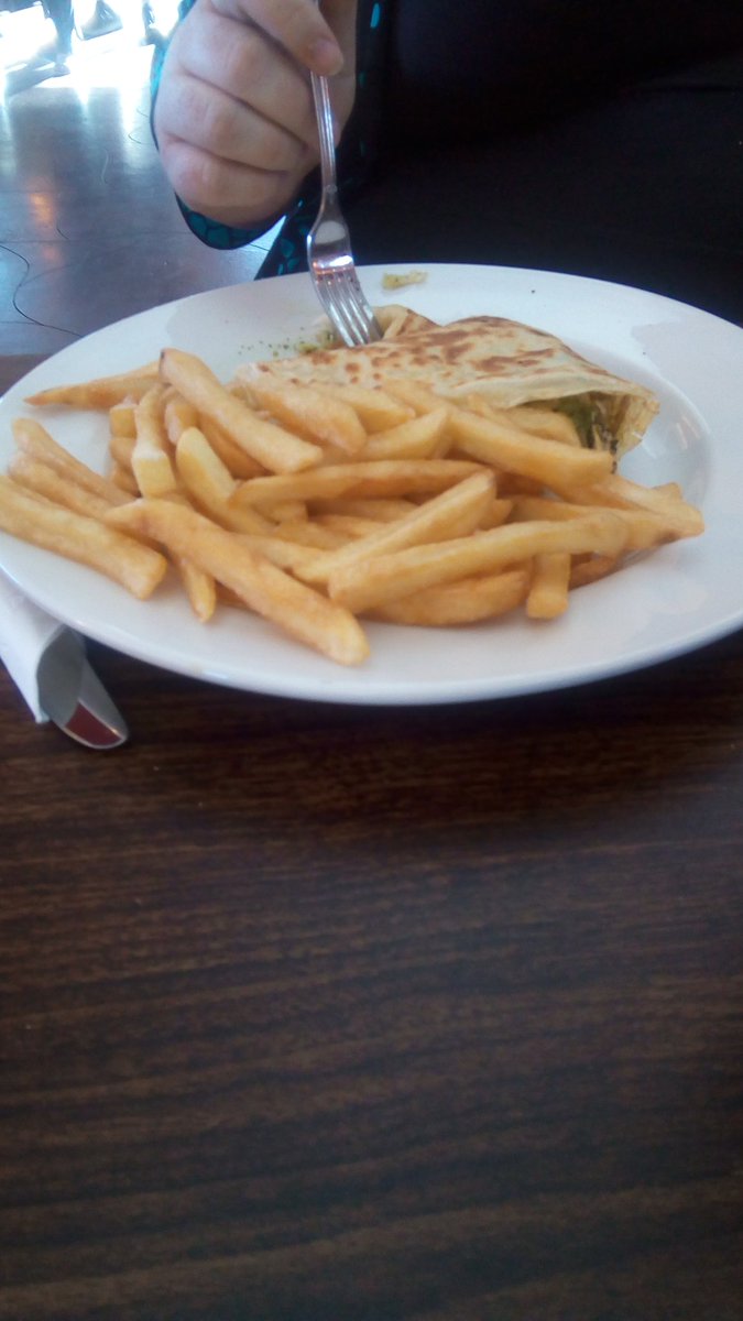 CulAdventSac's tweet photo. Welcome to Crepes and Burgers! Located in citrus heights.  Pasta, Burgers, Crepes, and more. Average price :$15 https://t.co/2HKXRwp27a