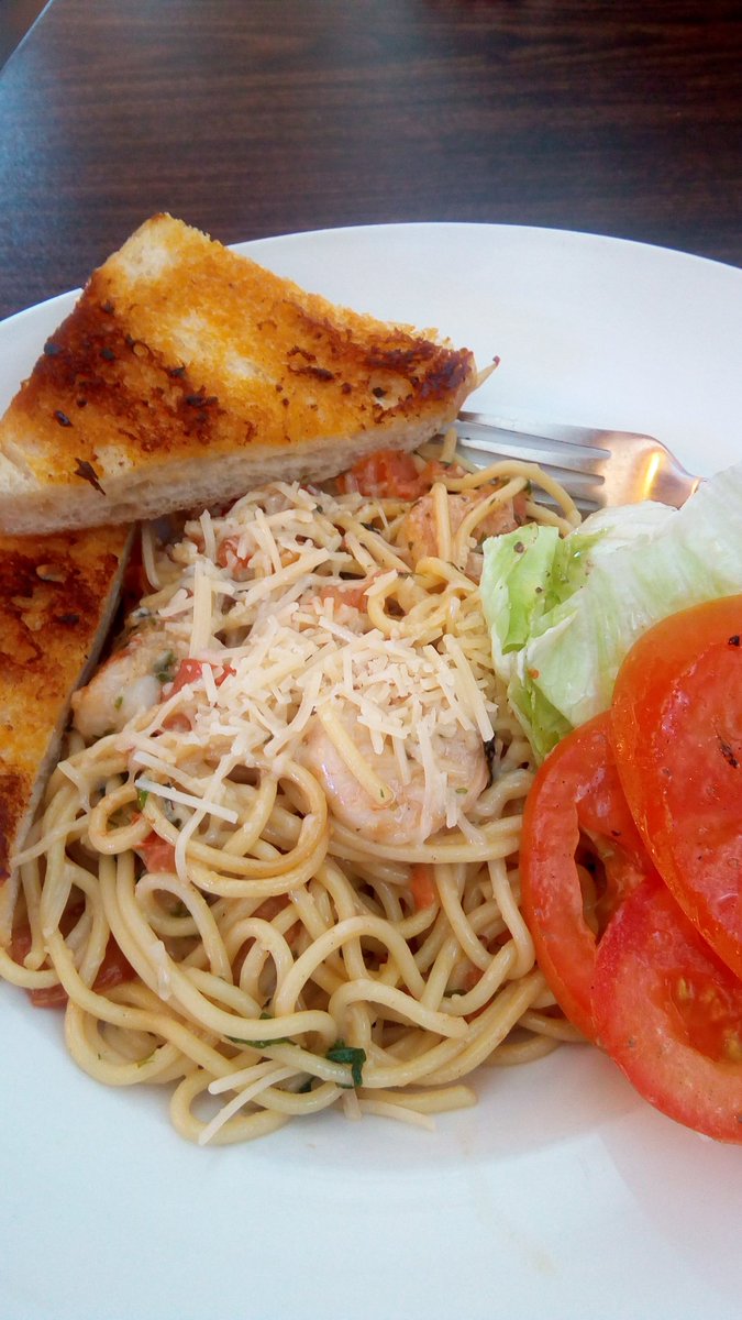 CulAdventSac's tweet photo. Welcome to Crepes and Burgers! Located in citrus heights.  Pasta, Burgers, Crepes, and more. Average price :$15 https://t.co/2HKXRwp27a