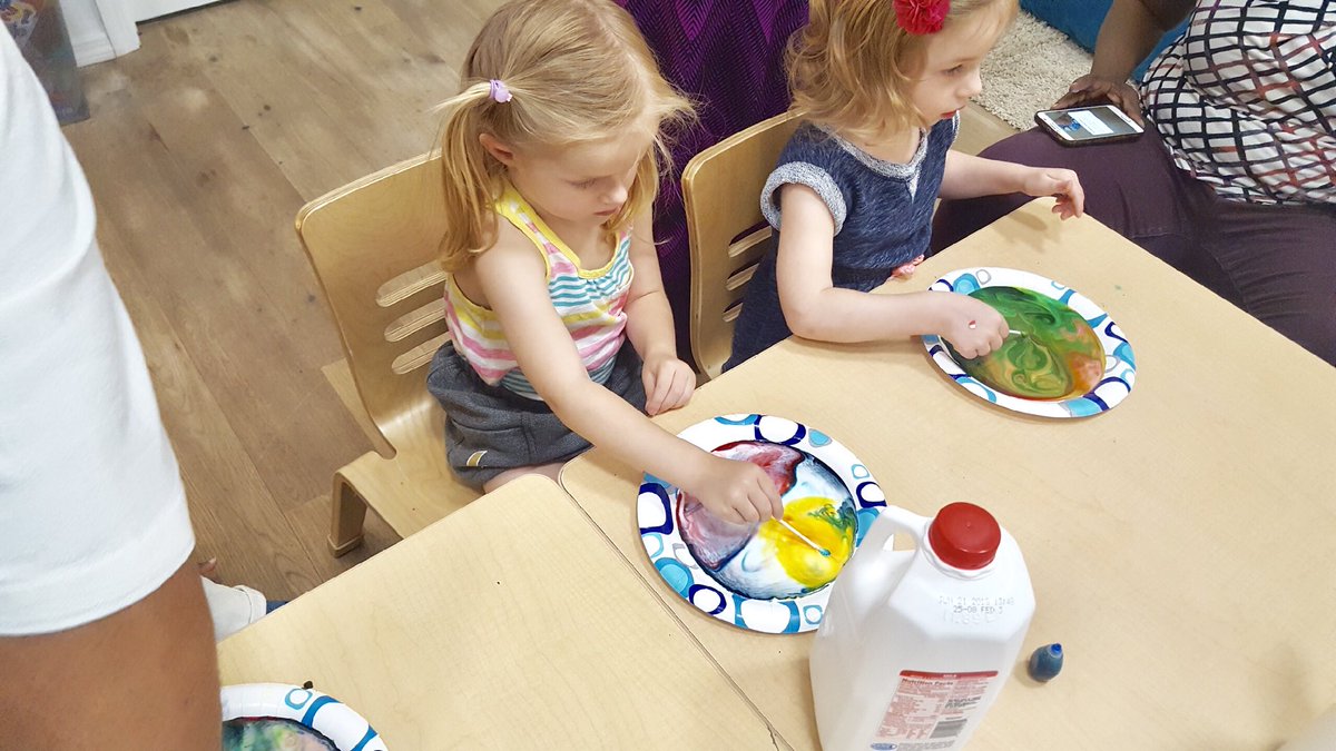 experentiadocet's tweet image. My STEM PreK Scientists made mini lava lamps and milk paint! #STEMPreK