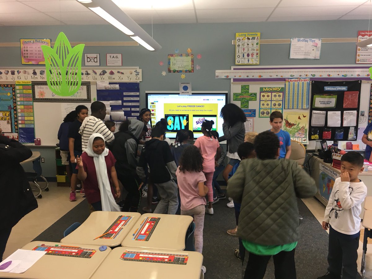 ward2wyncote's tweet photo. 2018 Day of service with 7th grade Cedarbrook students! #makenewfriends #secondgraderocks @CSDWyncoteES https://t.co/nUAdJ8N7Cv