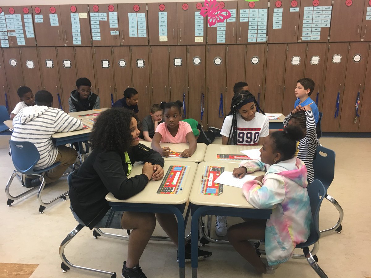 ward2wyncote's tweet photo. 2018 Day of service with 7th grade Cedarbrook students! #makenewfriends #secondgraderocks @CSDWyncoteES https://t.co/nUAdJ8N7Cv