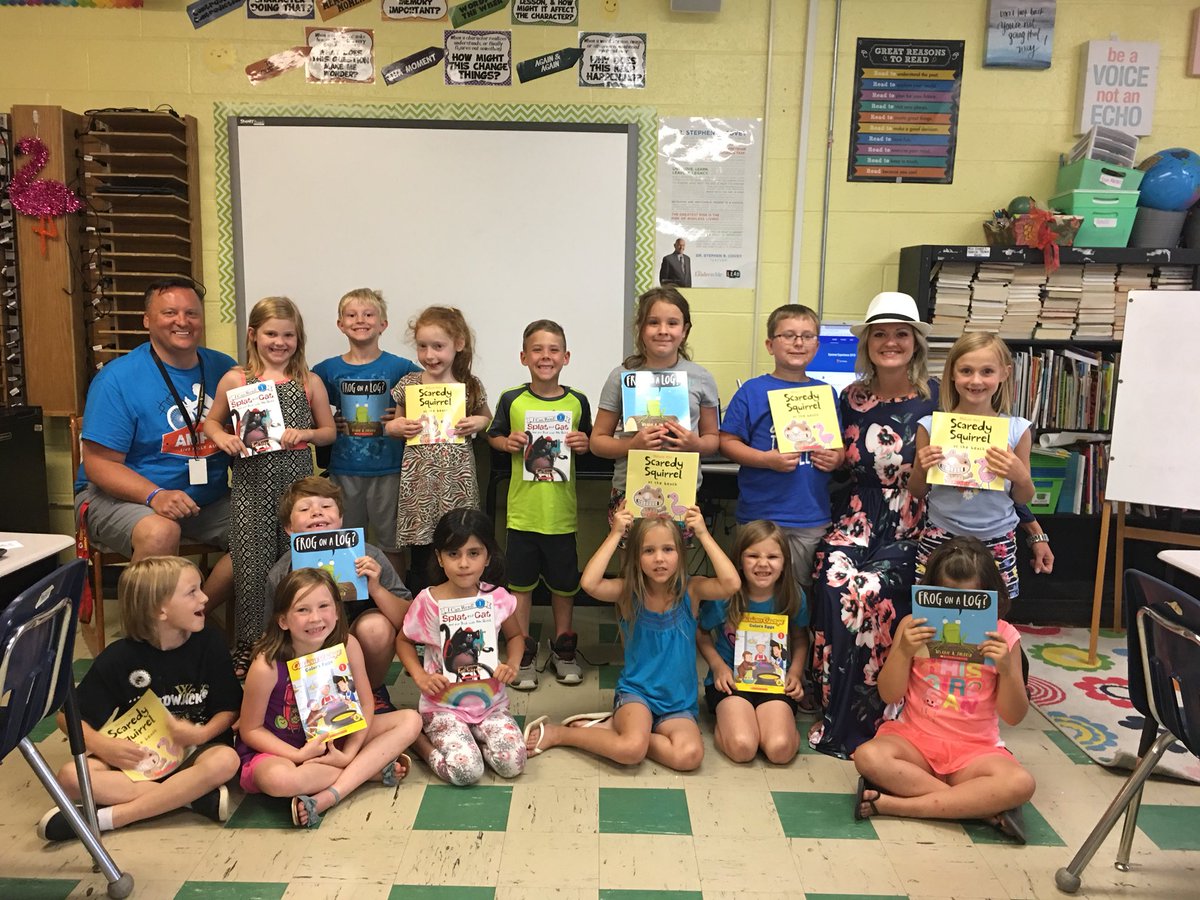 bcampbell70's tweet photo. Had a good day visiting our students at summer school, reading a book with them and giving them all a book for the summer! #R3Inspires #MCleads https://t.co/7oOOYSfX6D