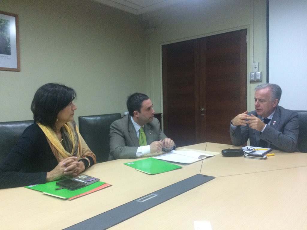 Alcalde #CarlosSchwalm en Audiencia con Ministro <a href="/ESantelicesC/">Emilio Santelices C.</a> para concretar avances respecto a construcción de Cecosf Urbano y postas Rurales que beneficiarán Calidad de Vida de las  familias Rionegrinas.  <a href="/paislobo/">Paislobo Prensa</a> <a href="/RadioSago/">Radio Sago</a> <a href="/austral_osorno/">diarioaustralosorno</a> <a href="/SemanarioLocal/">Semanario Local</a> <a href="/ministeriosalud/">Ministerio de Salud</a>