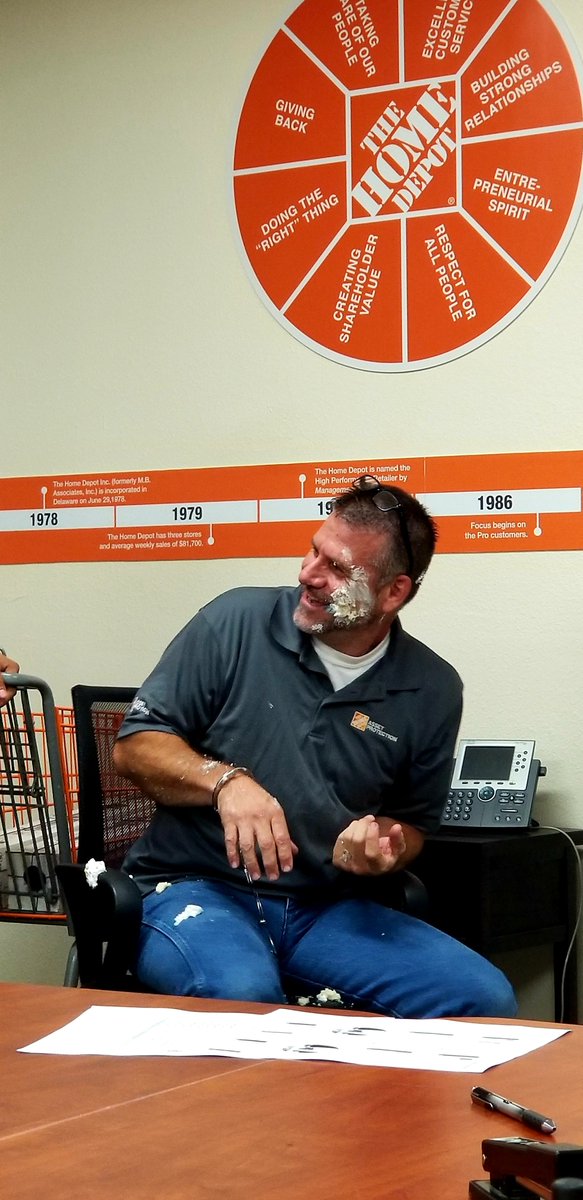 jrjc697's tweet photo. We gave Toby a send-off that will be very memorable. We will miss you! Good Luck!!
@MichaelQHD @anadavis11 @annies488 @buccenzia @drago0320 @shane_home @tori_bronson @AaronEnglish17 @Tony53Tx @martharoberts7 @0537HomeDepot https://t.co/YL3dqwPbBa