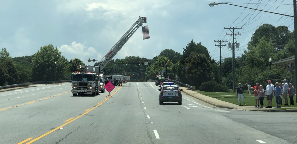 PierceWomack_'s tweet photo. Proud to help with activities today at the “Honoring Their Service” cookout at @SWU_edu and motorcade to #KeoweeKey. Thanks to these men for their sacrifice! #honor #military #veterans https://t.co/FruGfIGjd9